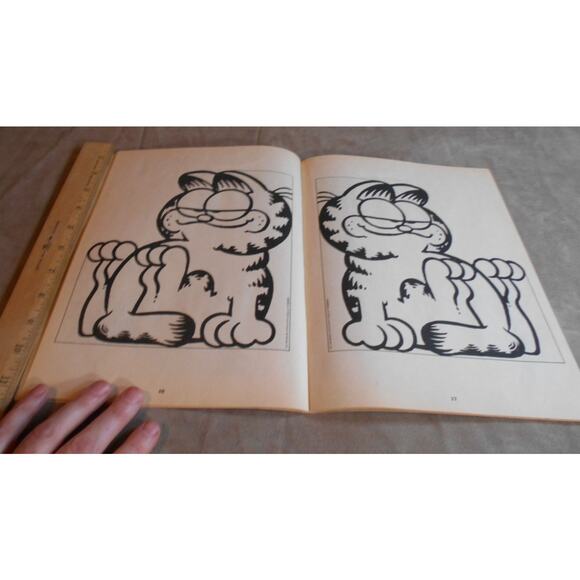 Vintage 1982 Garfield Activity Book by Jim Davis & Jim Razzi Happy House READ - Picture 9 of 13